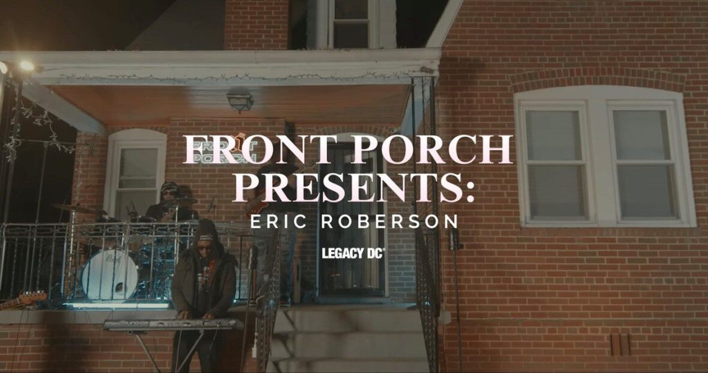Eric Roberson Performs