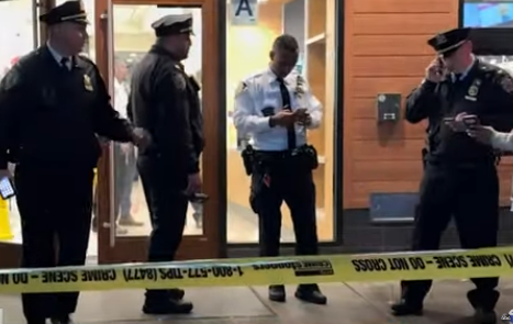 Two Men Shot Inside Wendy's in Bronx, Gunmen Flee Scene