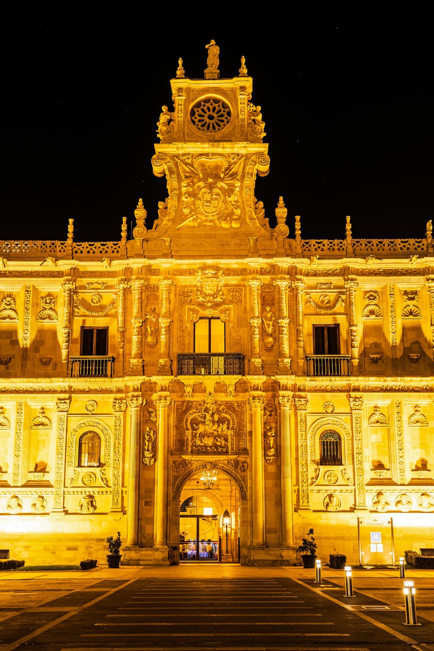 Comey Faces Indictment Amid Trump’s Pressure on Justice Department