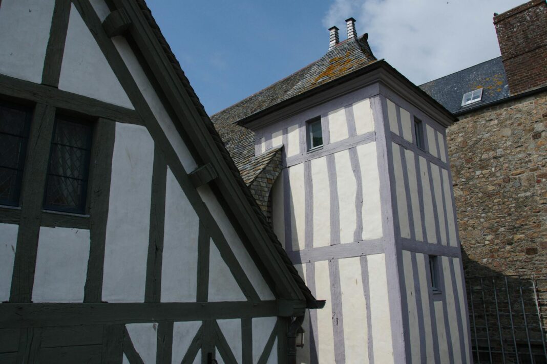 Pfizer Cuts Drug Prices Amid New 