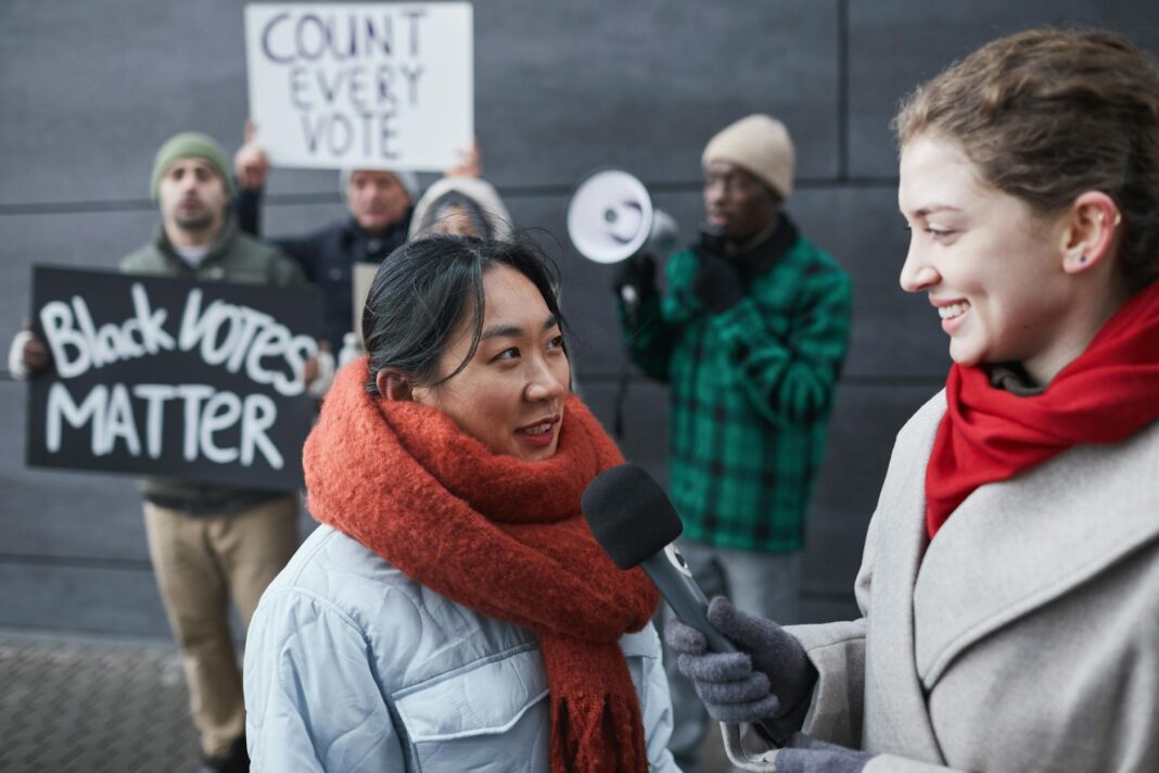 Protesters and Lawmakers Clash with ICE Outside NYC Federal Building
