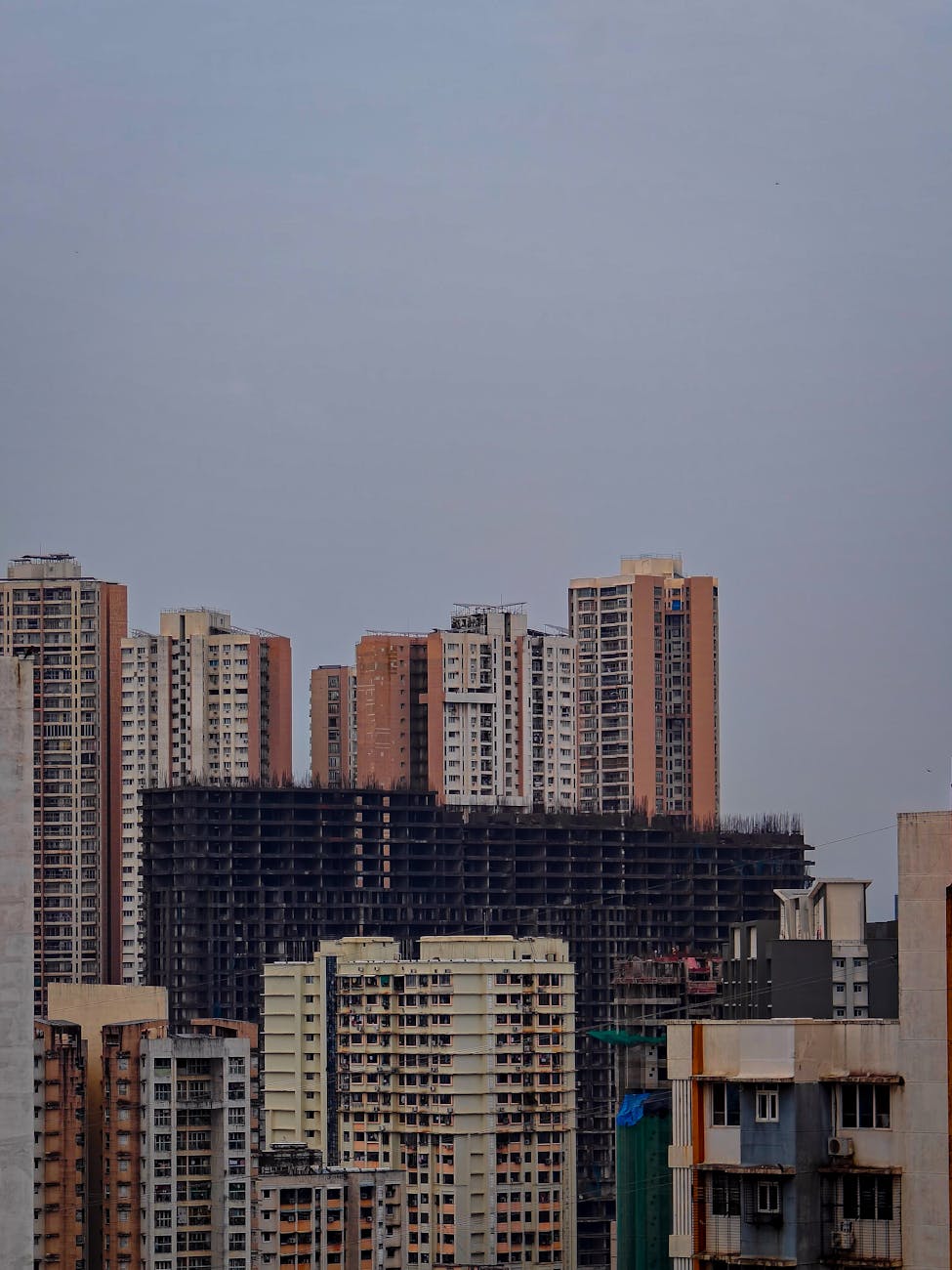 Nor'easter Brings High Winds and Flood Risks to the East Coast