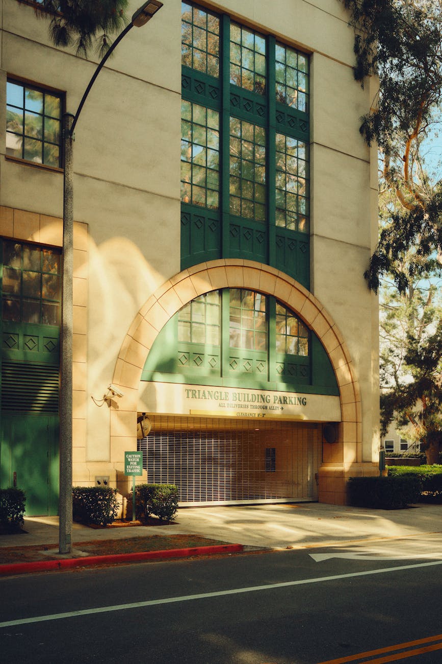 Burbank and other US airports see delays as shutdown hits air travel