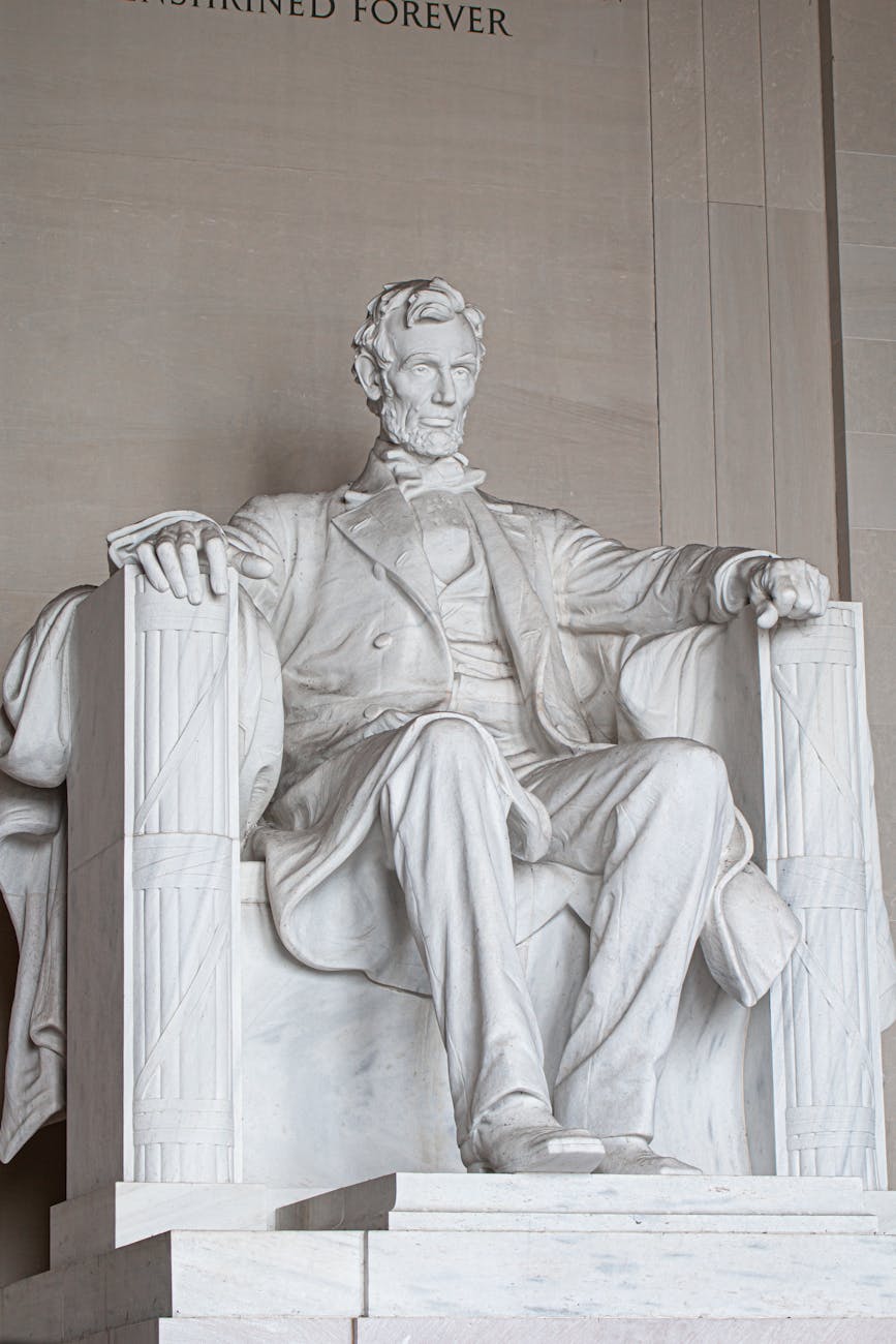 Government Shutdown: Bipartisan Talks Stalled as Standoff Continues