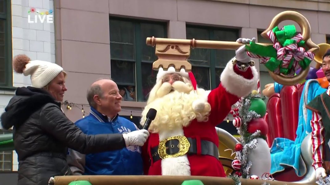 Santa makes a grand entrance in Detroit, gets city key at 2025 Thanksgiving Parade! (Video)