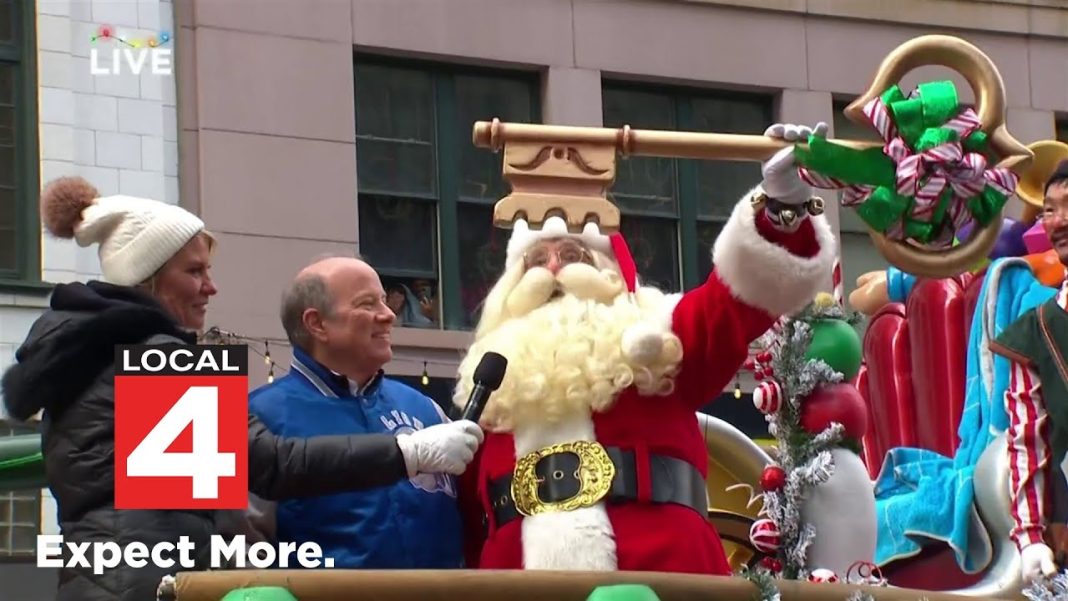 Santa touches down in Detroit, receives key at 2025 Thanksgiving Parade! (Video)