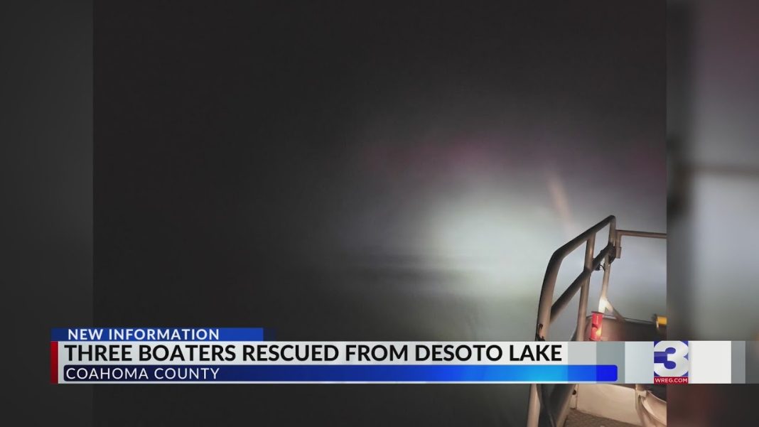 Multiple agencies rescue 3 boaters stranded on Mississippi lake (Video)