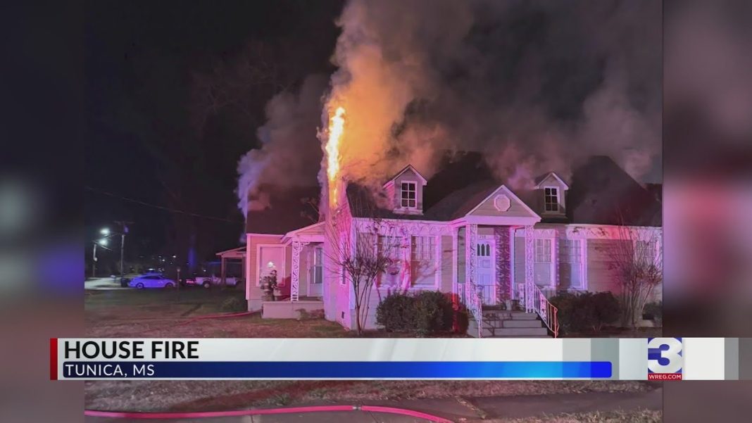 Firefighters respond to early morning blaze at Tunica home (Video)