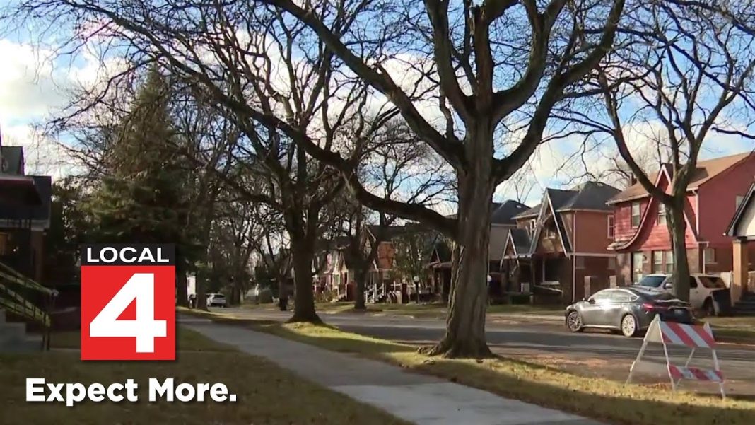 Detroit man discovers baby on porch this Thanksgiving night (Video)