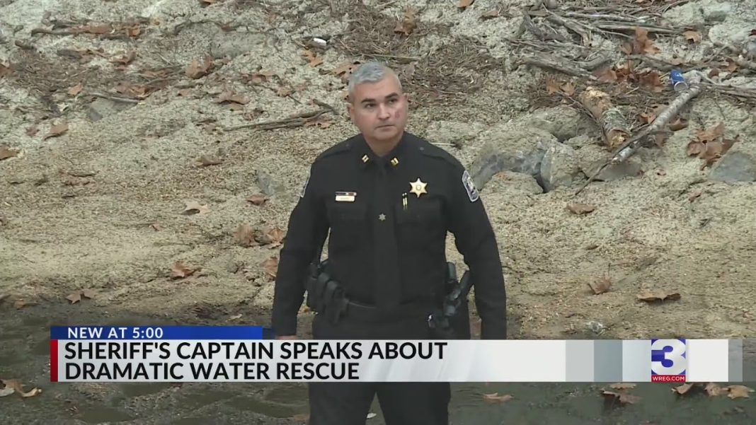 Sheriff’s Captain shares heroic rescue of teens from wreck. (Video)
