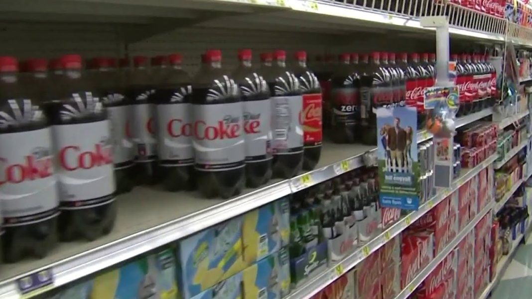 Is it worse to drink or eat sugar? Experts reveal the health risks. (Video)