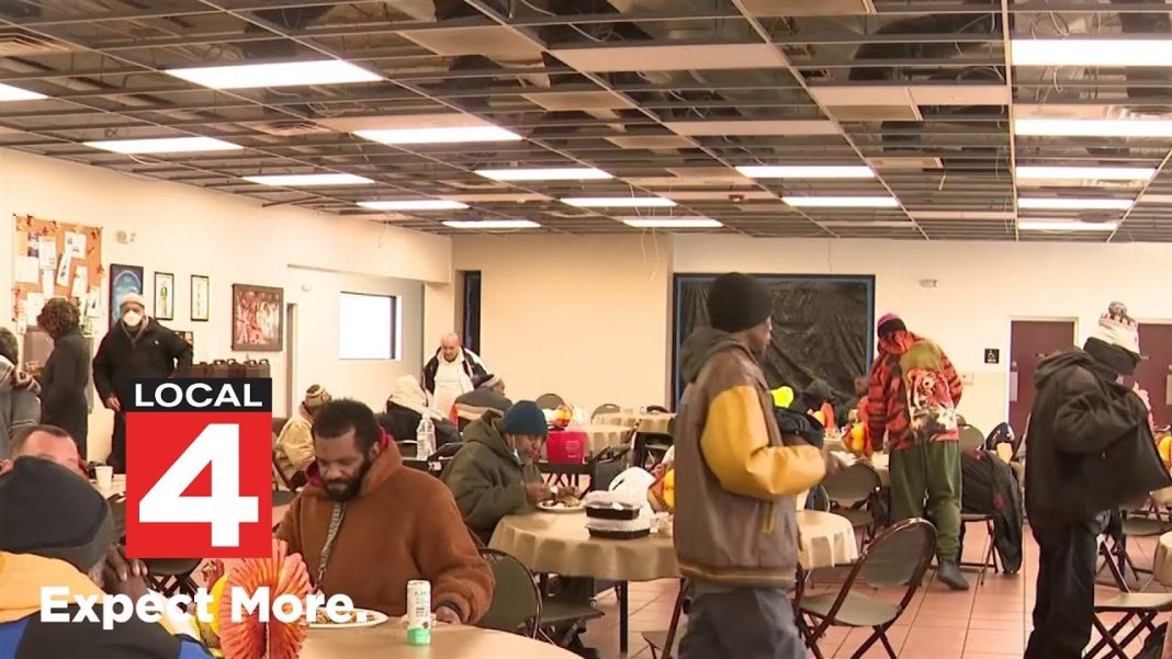 Capuchin serves Thanksgiving dinner to those in need on Detroit’s east side. (Video)