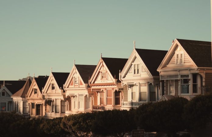 compass-and-nwmls-throw-legal-jabs-in-antitrust-sh-1766527241