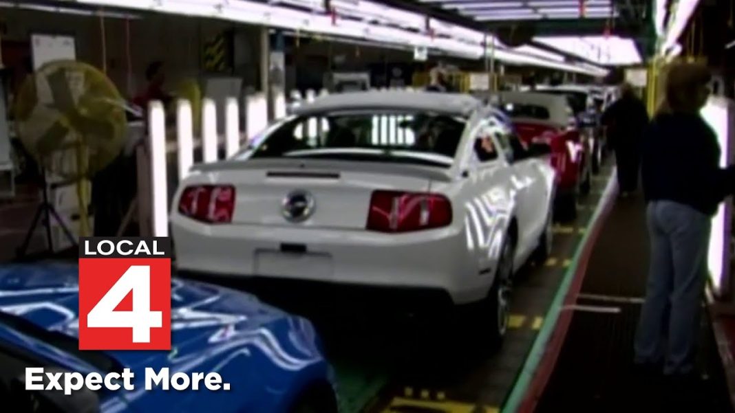 Michigan’s economy stalls, experts warn of a growth slowdown. (Video)