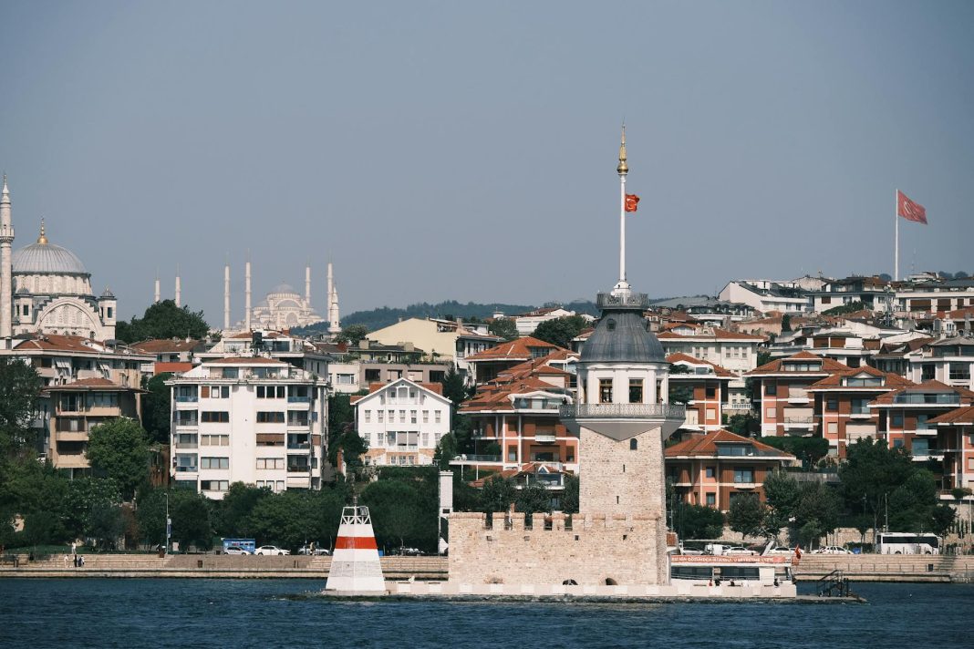 Beyoncé Joins Billionaire Ranks, Becomes Fifth Musician to Achieve It