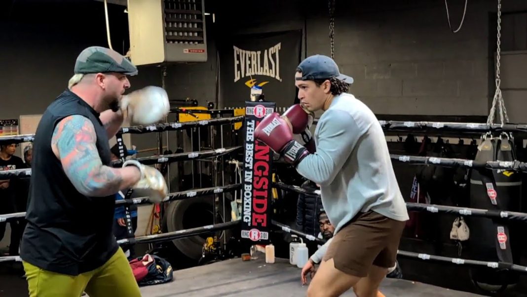 Macomb’s Kahmel Makled gears up for his fight at Fox Theatre! (Video)