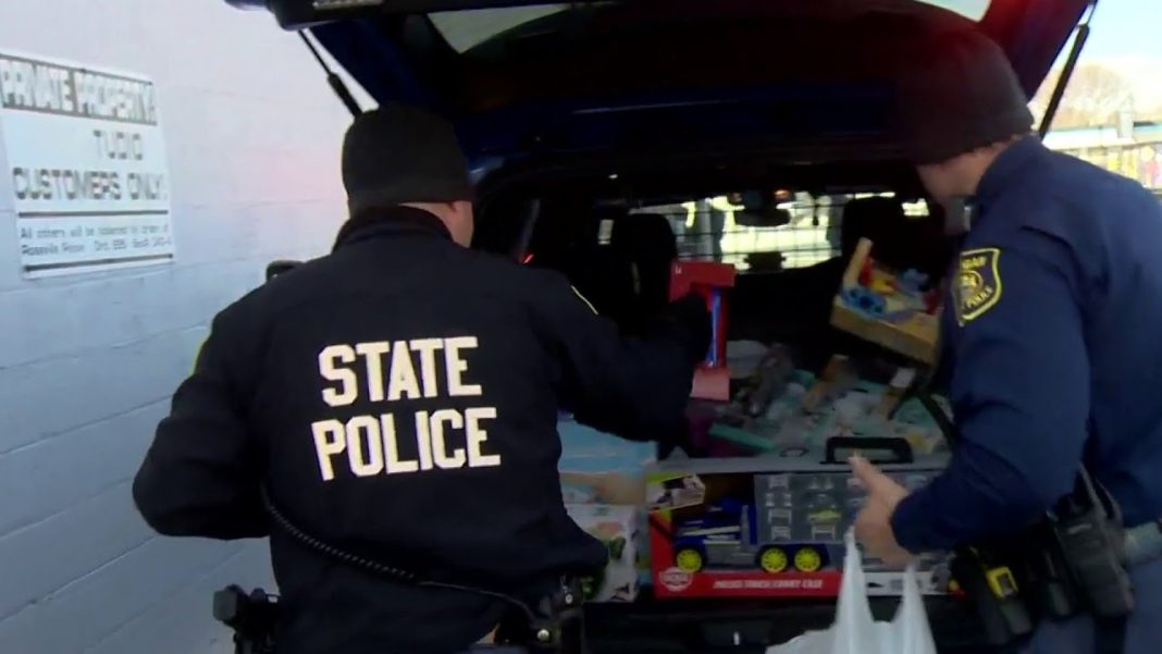 Michigan State Police join Roseville Center to collect gifts for needy kids! (Video)